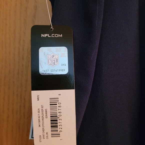 BNWT Seattle Seahawks Girls Cheerleader 2-piece Set Med 10/12 - Picture 3 of 5